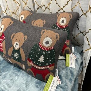 Cozy Bear Knit Accent Pillow Set